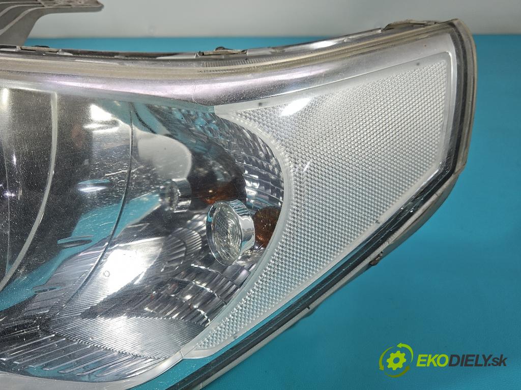 Chevrolet Aveo T250 2006-2011 1.2 16V 84KM manual 62 kW 1206 cm3 3- Reflektor: ľavý  (Kľučka dverí ostatné)