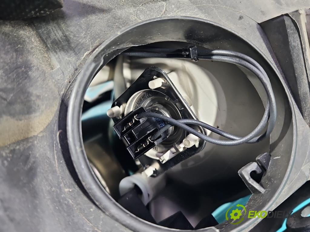 Vw Passat B6 2005-2010 1.9 tdi 105 HP manual 77 kW 1896 cm3 5- Reflektor: pravý 3C0941006N (Svetlo predné pravé)