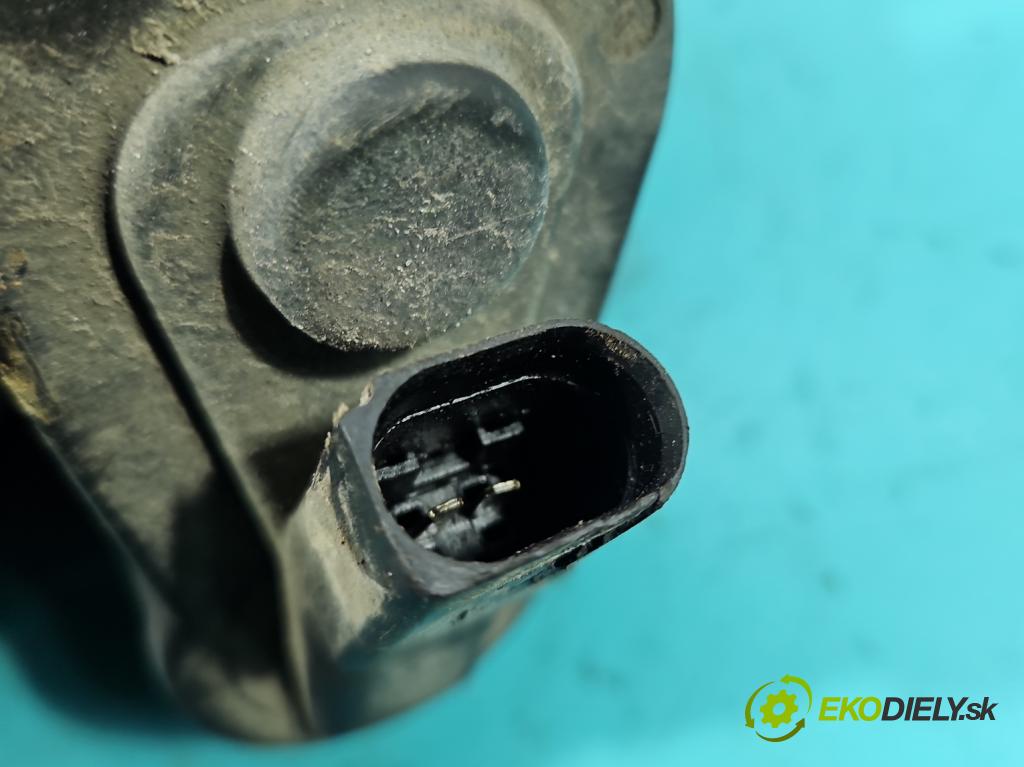 Vw Passat B6 2005-2010 1.9 tdi 105 hp manual 77 kW 1896 cm3 5- brzdič zadní levý  (Klika dveří ostatní)