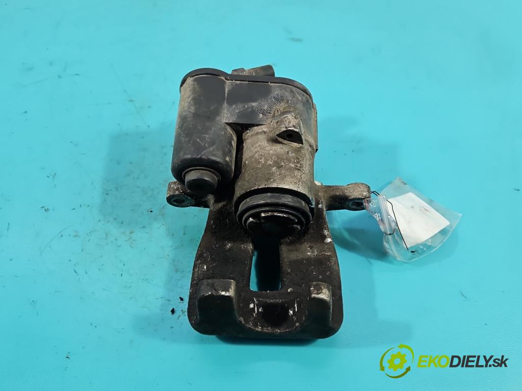 Vw Passat B6 2005-2010 1.9 tdi 105 hp manual 77 kW 1896 cm3 5- brzdič zadní levý  (Klika dveří ostatní)