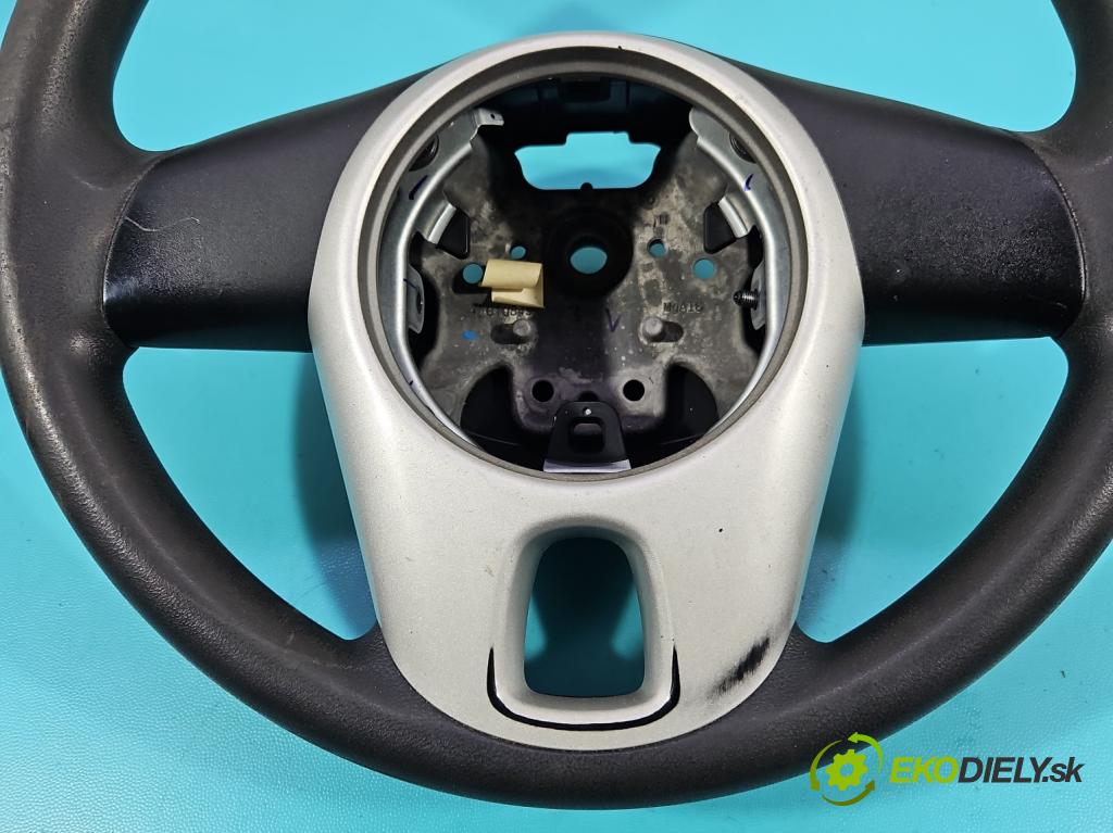 Kia Venga 1.4 16V 90 HP manual 66.2 kW 1396 cm3 5- volant  (Volant)