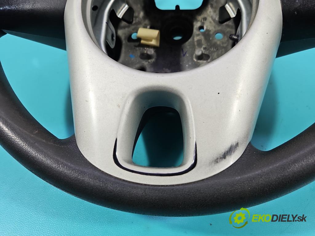 Kia Venga 1.4 16V 90 HP manual 66.2 kW 1396 cm3 5- volant  (Volant)