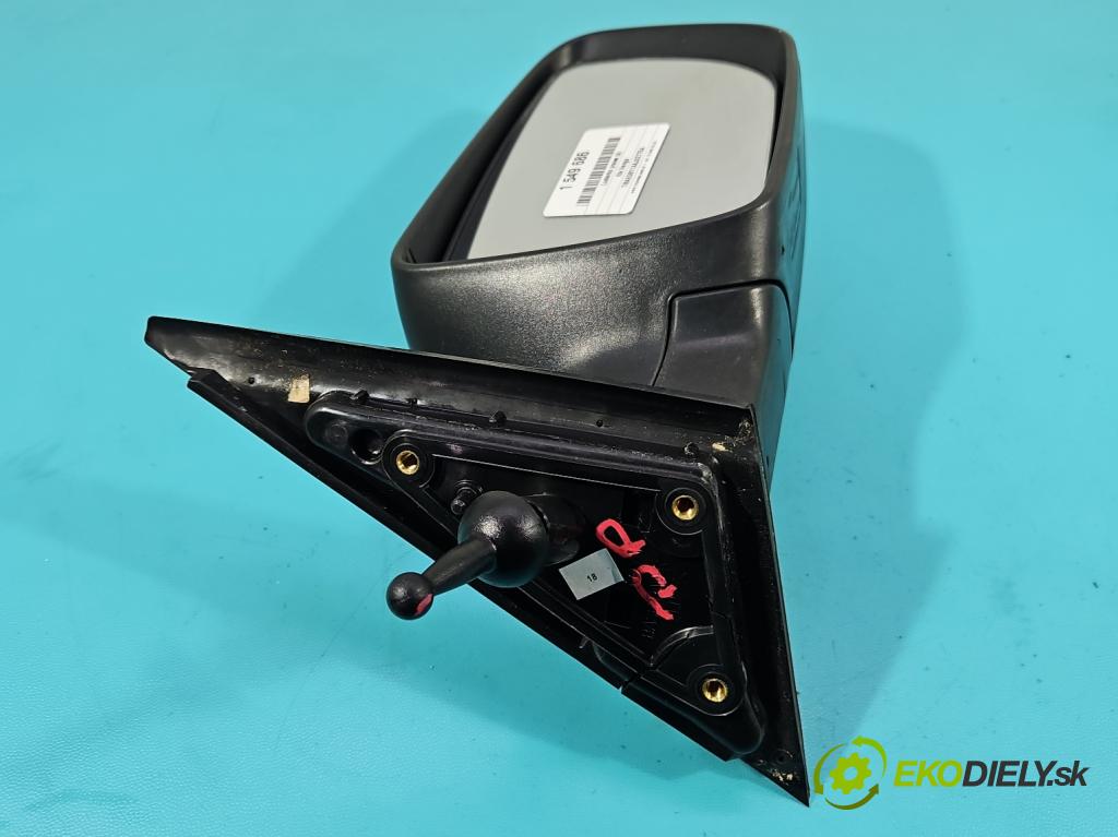 Kia Venga 1.4 16V 90 hp manual 66.2 kW 1396 cm3 5- zpětné zrcátko pravé  (Klika dveří ostatní)