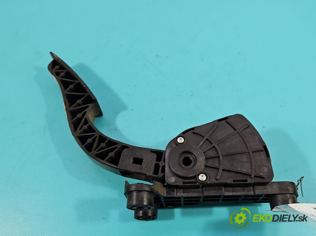 Kia Venga 1.4 16V 90 HP manual 66.2 kW 1396 cm3 5- pedal plyn potenciometr: 35190-4A501