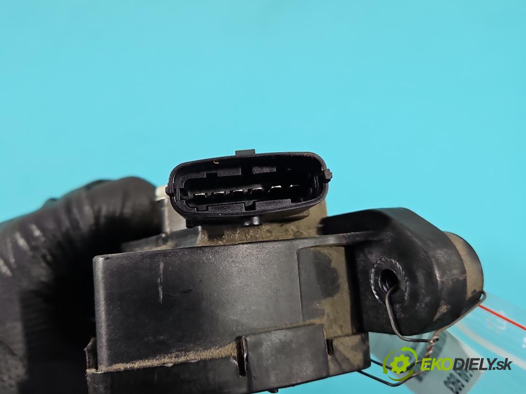 Kia Venga 1.4 16V 90 HP manual 66.2 kW 1396 cm3 5- pedal plyn potenciometr: 35190-4A501