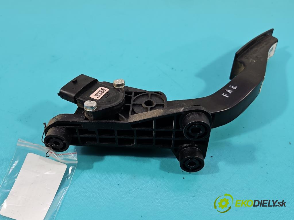 Kia Venga 1.4 16V 90 HP manual 66.2 kW 1396 cm3 5- pedal plyn potenciometr: 35190-4A501