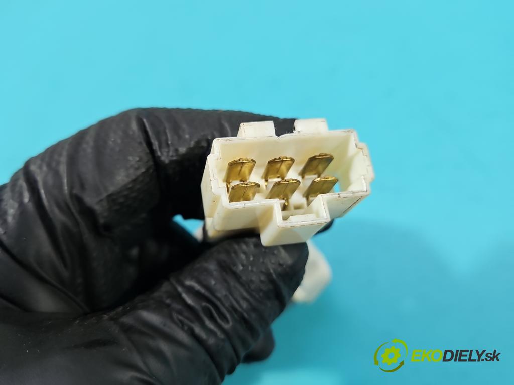 Kia Venga 1.4 16V 90 hp manual 66.2 kW 1396 cm3 5- spínací skříňka 81920-1P000 (Spínací skříňka)