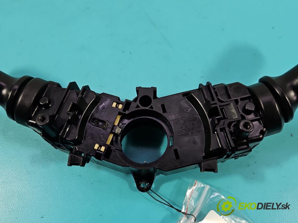 Kia Venga 1.4 16V 90 hp manual 66.2 kW 1396 cm3 5- Přepínač sdružený 93420-2K560 (Páčky pod volantem)