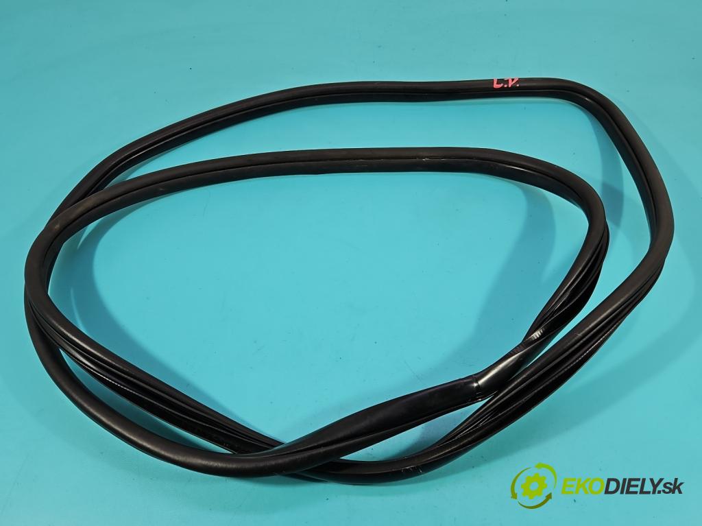 Kia Venga 1.4 16V 90 hp manual 66.2 kW 1396 cm3 5- Těsnění: dveře přední levé 