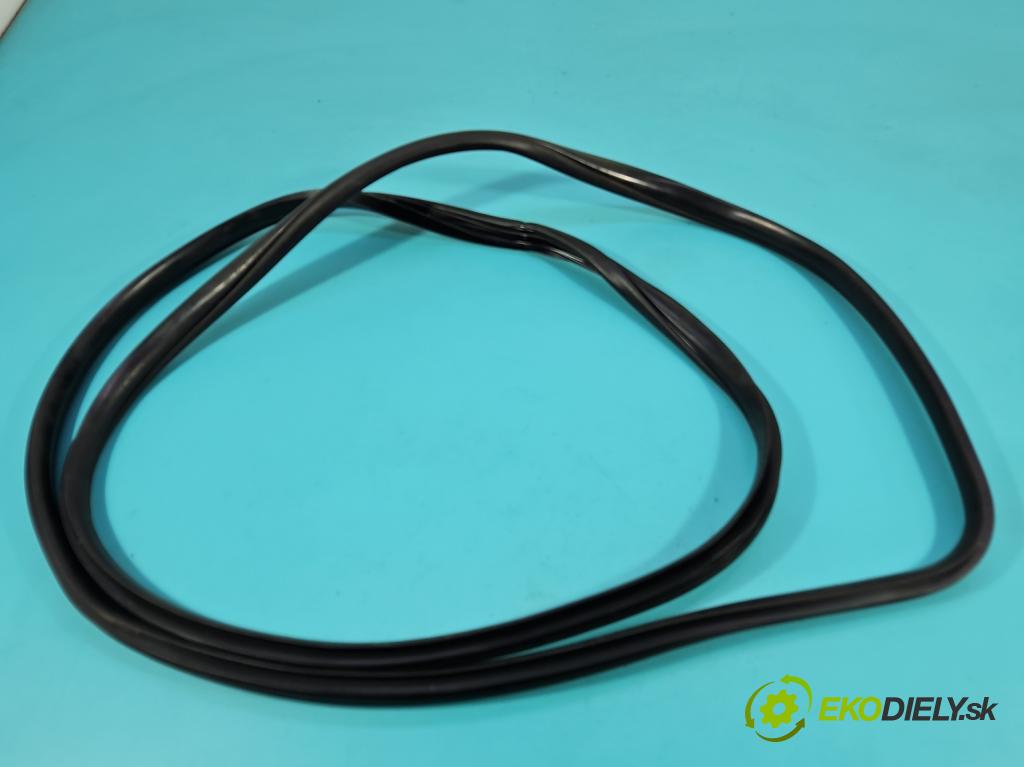 Kia Venga 1.4 16V 90 hp manual 66.2 kW 1396 cm3 5- Těsnění: dveře přední levé