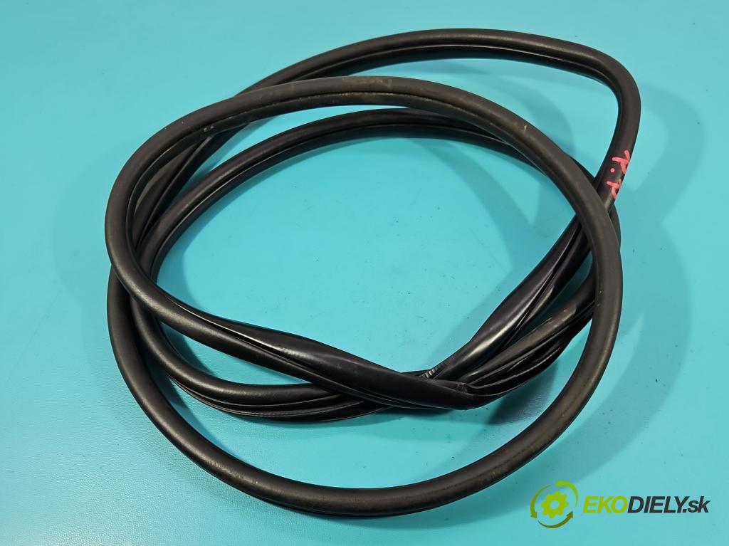 Kia Venga 1.4 16V 90 hp manual 66.2 kW 1396 cm3 5- Těsnění: dveře přední pravé