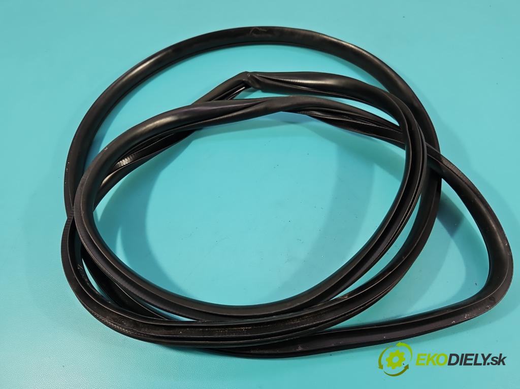 Kia Venga 1.4 16V 90 hp manual 66.2 kW 1396 cm3 5- Těsnění: dveře přední pravé