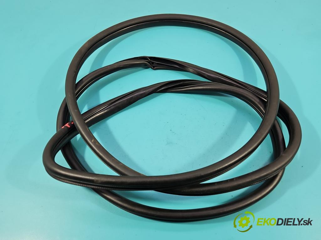 Kia Venga 1.4 16V 90 hp manual 66.2 kW 1396 cm3 5- Těsnění: dveře přední pravé