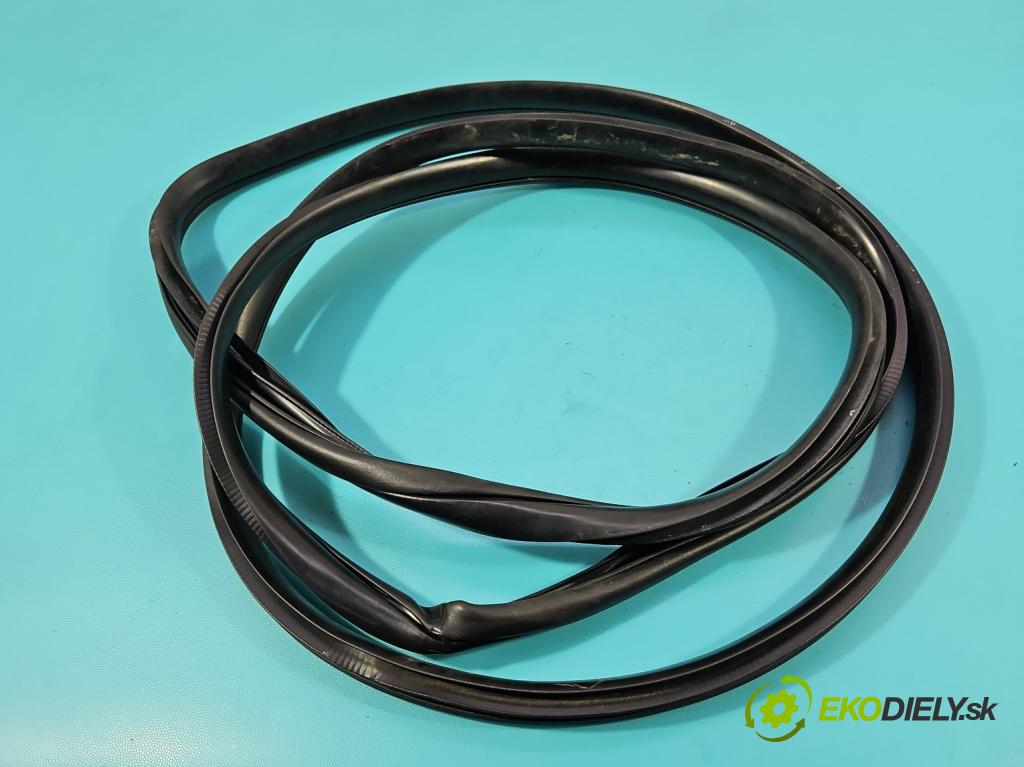 Kia Venga 1.4 16V 90 hp manual 66.2 kW 1396 cm3 5- Těsnění: dveře přední pravé