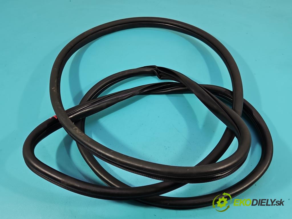 Kia Venga 1.4 16V 90 hp manual 66.2 kW 1396 cm3 5- Těsnění: dveře přední pravé 