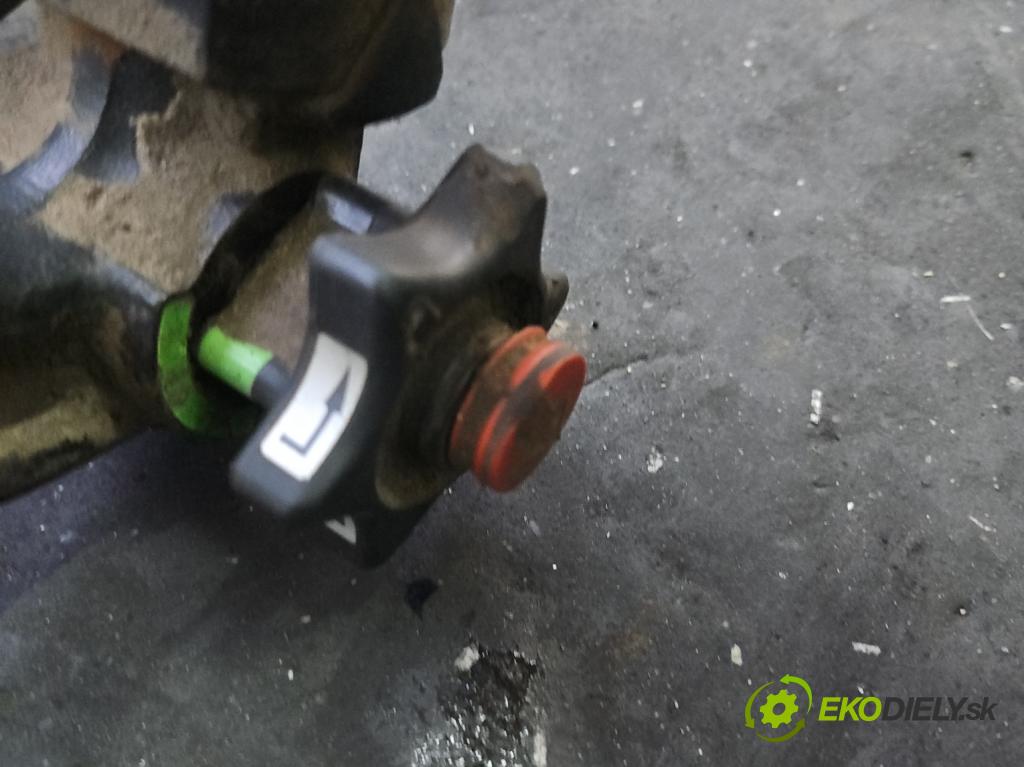 Vw Passat B6 2005-2010 1.9 tdi 105 hp manual 77 kW 1896 cm3 5- oko tažné 3C0803881B (Tažné zařízení)