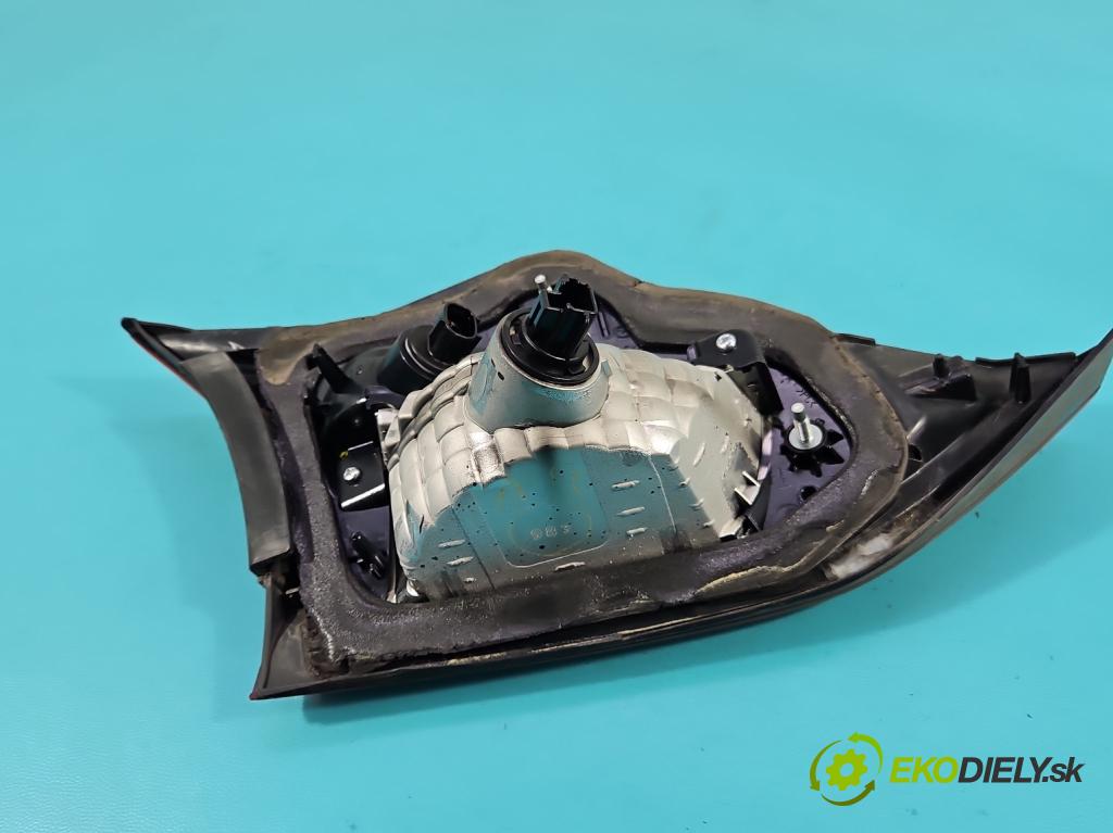 Mazda 6 III GJ 2012-2024 2.0 16V 145 HP automatic 107 kW 1998 cm3 5- svetlo / reflektor zadné pravé 226-41897 (Kľučka dverí ostatné)