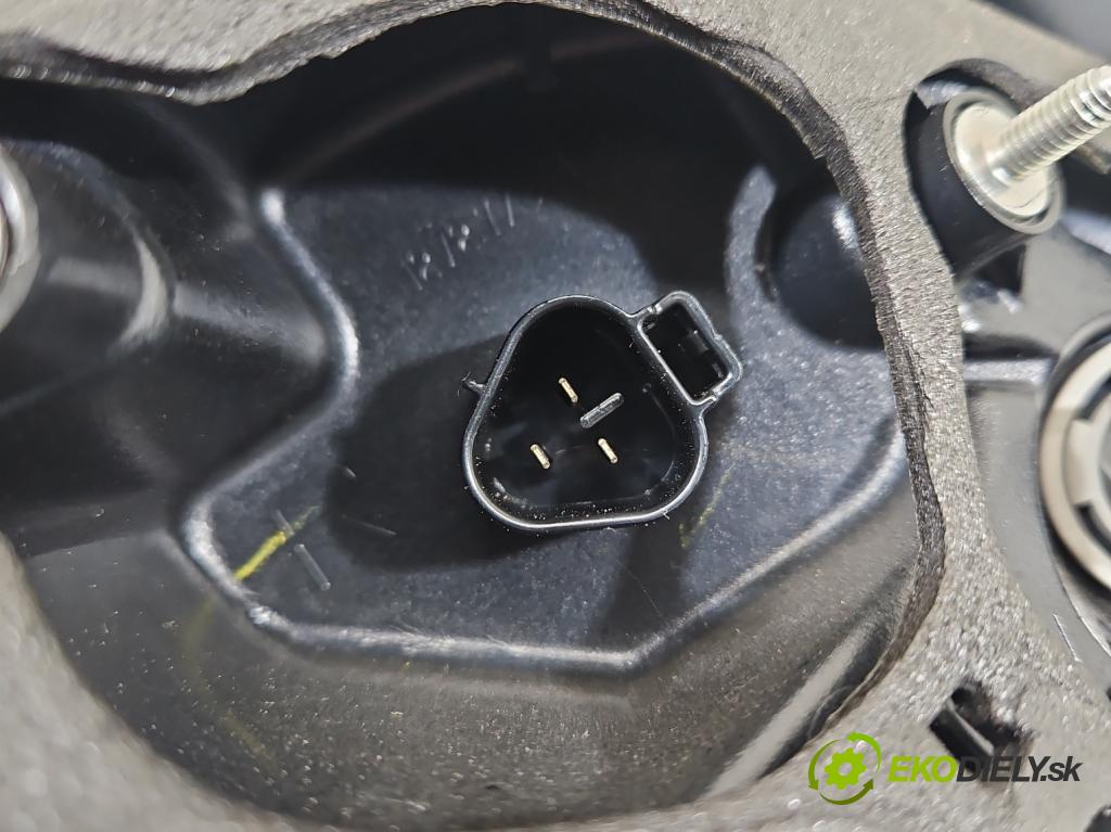 Mazda 6 III GJ 2012-2024 2.0 16V 145 HP automatic 107 kW 1998 cm3 5- svetlo / reflektor zadné pravé 220-41897 (Kľučka dverí ostatné)