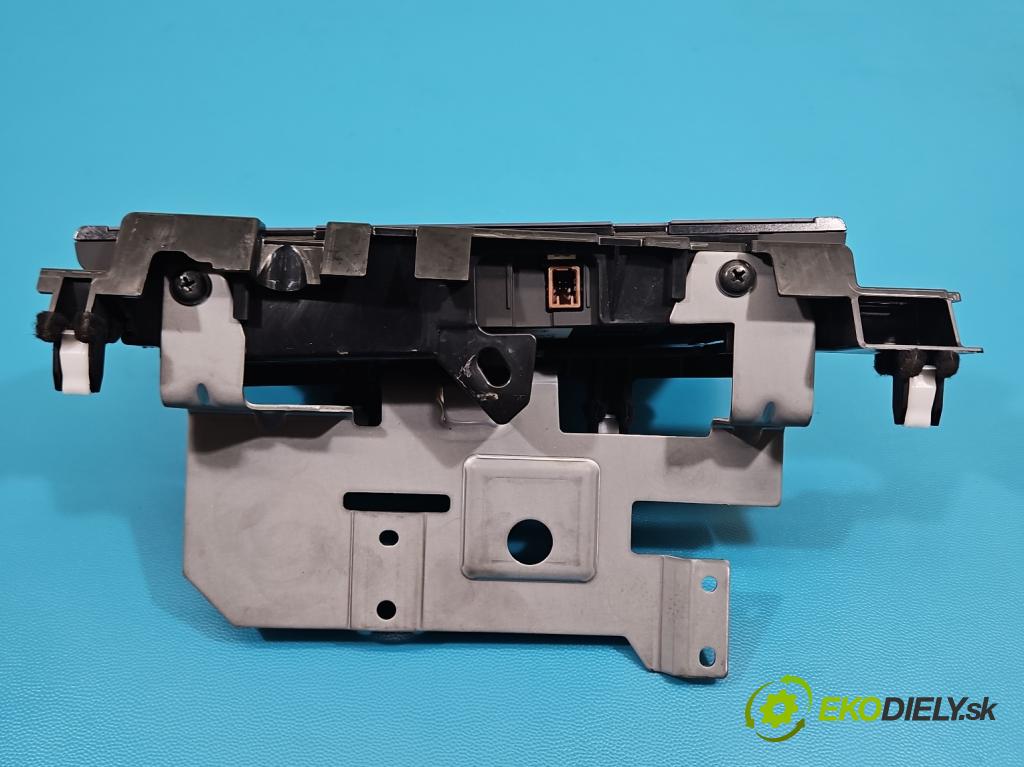 Mazda 6 III GJ 2012-2024 2.0 16V 145 hp automatic 107 kW 1998 cm3 5- displej GSL3-611J0B (Přístrojová deska)