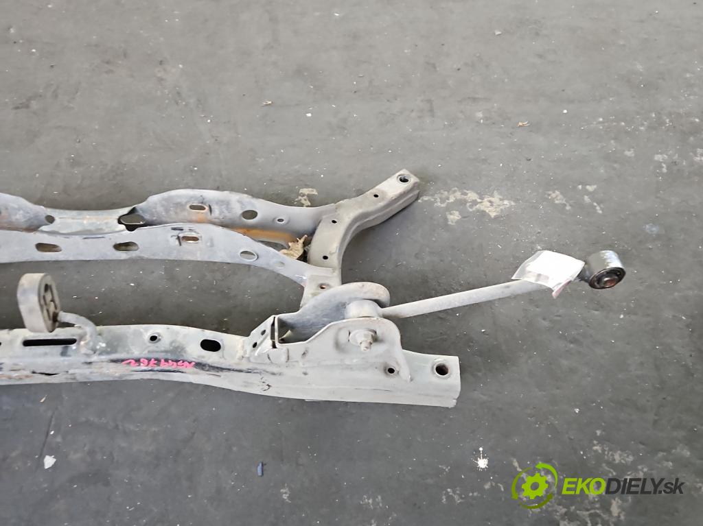 Hyundai I30 III 2016- 2.0 16V 280KM: automatic 206 kW 1998 cm3 5- zadna výstuha 55410-G4AA0 (Výstuha zadná)