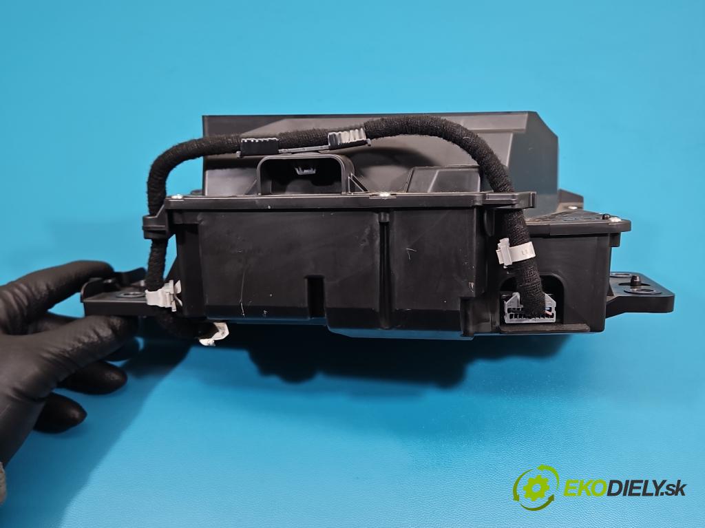 Mazda 6 III GJ 2012-2024 2.0 16V 145 hp automatic 107 kW 1998 cm3 5- displej 257510-1343 (Přístrojová deska)