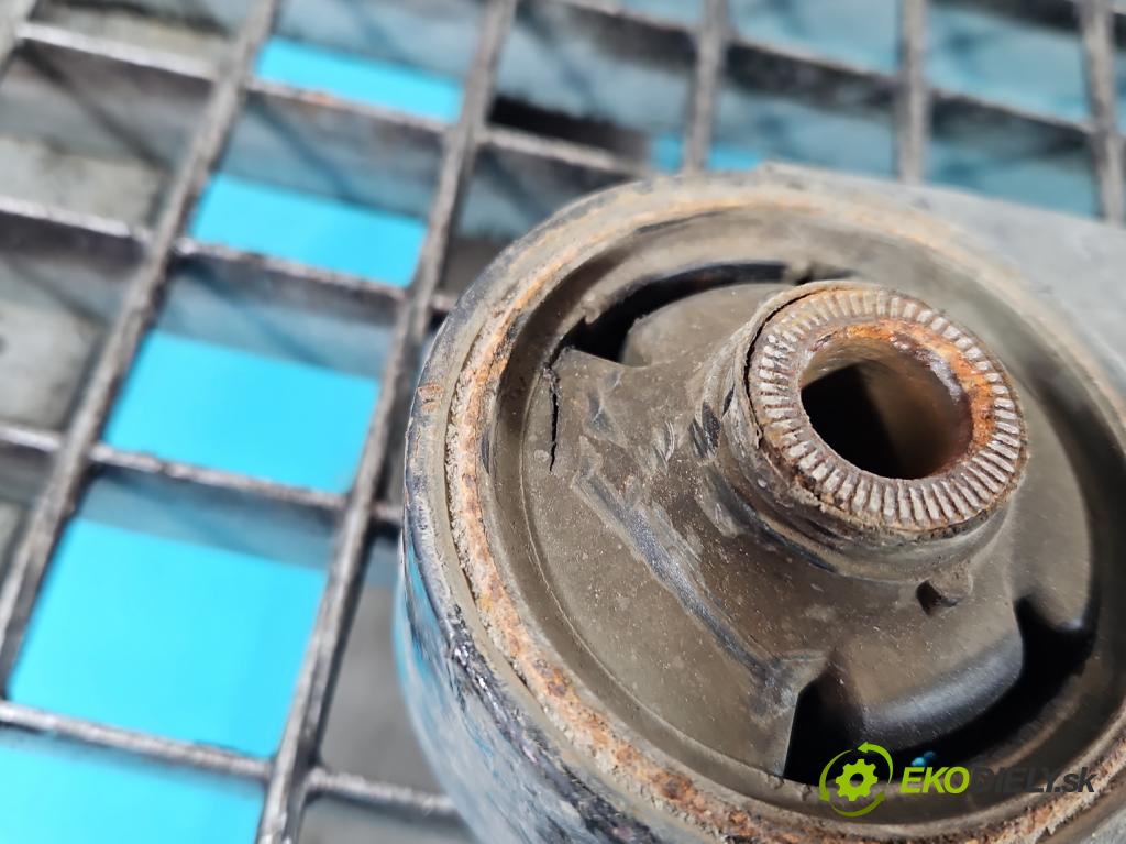 Hyundai Ix35 2.0 CRDI 136hp manual 100 kW 1995 cm3 5- přední pravý (Klika dveří ostatní)