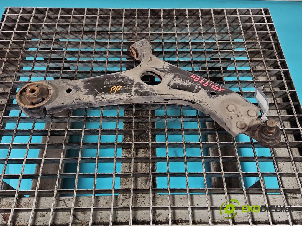 Hyundai Ix35 2.0 CRDI 136 HP manual 100 kW 1995 cm3 5- predné pravý  (Kľučka dverí ostatné)