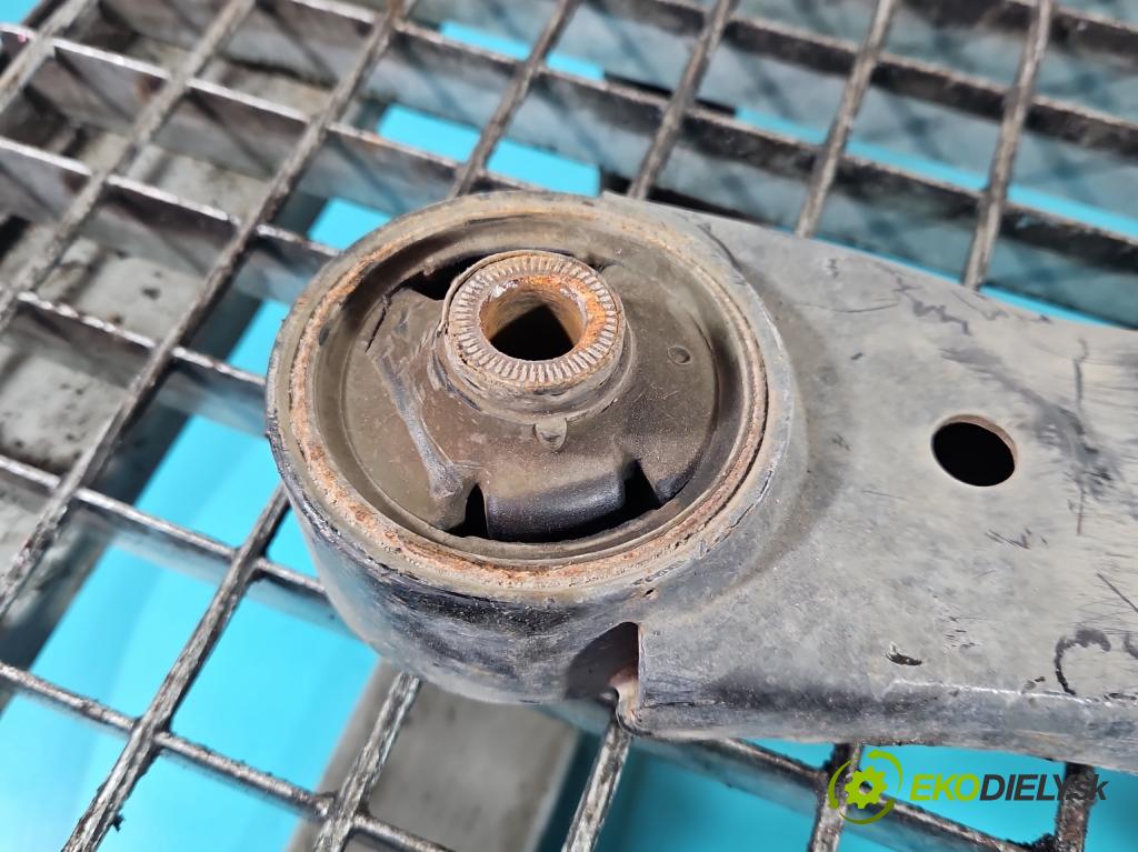 Hyundai Ix35 2.0 CRDI 136hp manual 100 kW 1995 cm3 5- přední pravý (Klika dveří ostatní)