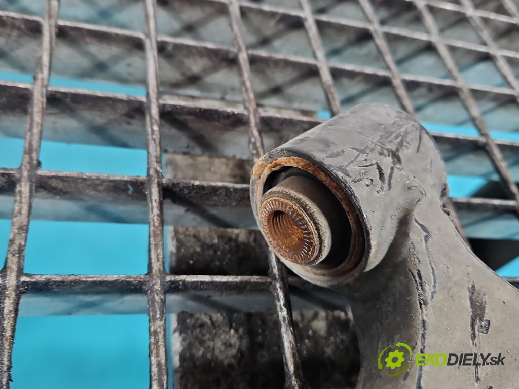 Hyundai Ix35 2.0 CRDI 136hp manual 100 kW 1995 cm3 5- přední pravý (Klika dveří ostatní)