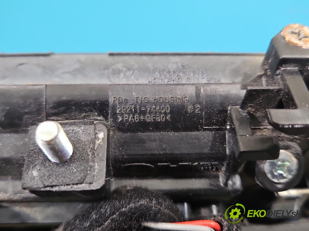 Hyundai I30 III 2016- 2.0 16V 280KM automatic 206 kW 1998 cm3 5- klika kufrových dveří zadní 81720-G4000