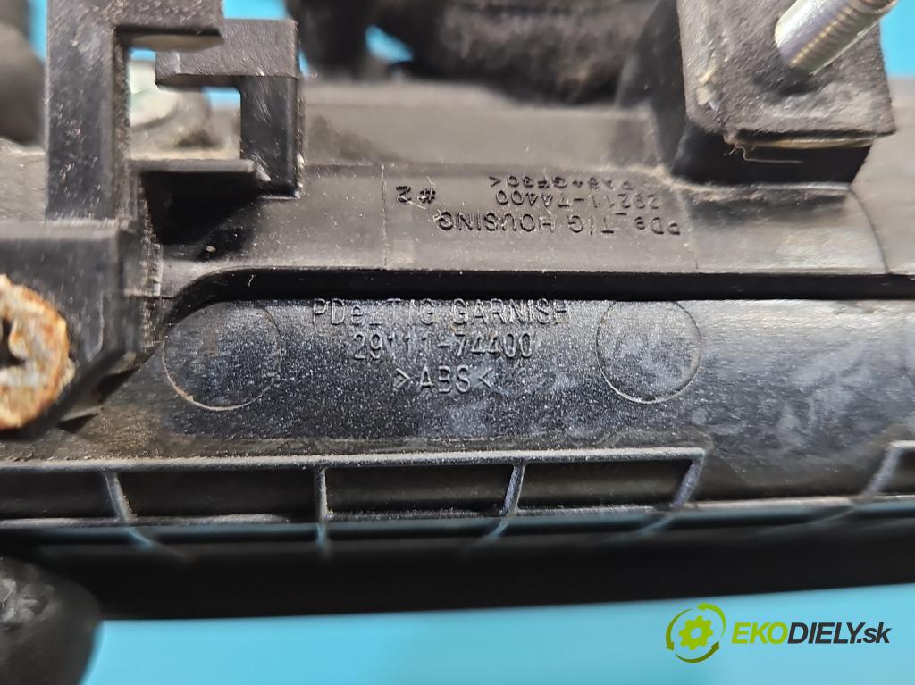 Hyundai I30 III 2016- 2.0 16V 280KM automatic 206 kW 1998 cm3 5- klika kufrových dveří zadní 81720-G4000