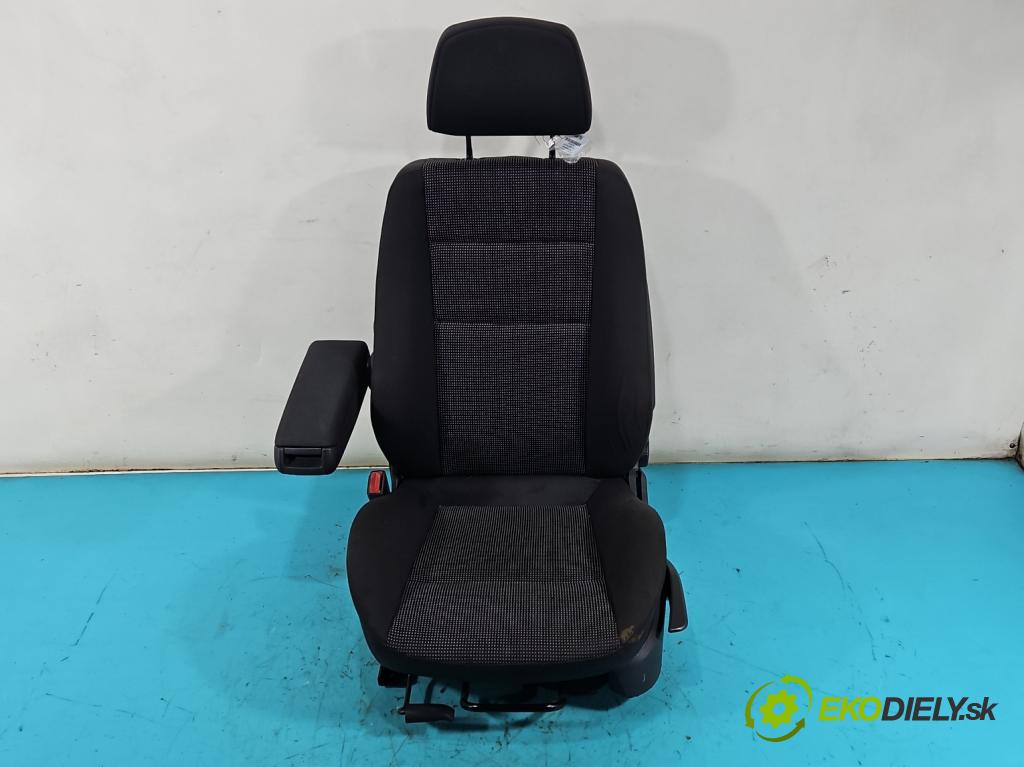 Opel Zafira B 2005-2014 1.7 cdti 125 hp manual 92 kW 1686 cm3 5- Sedadlo levý  (Sedadlo)