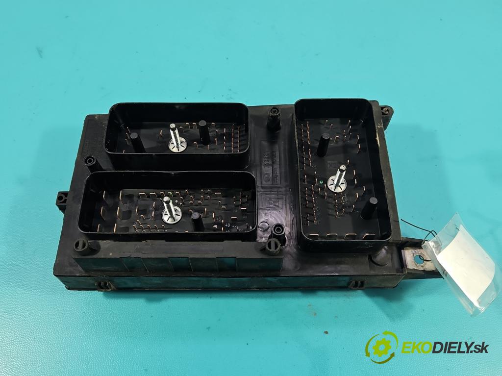 Opel Zafira B 2005-2014 1.8 16V 140 hp manual 103 kW 1796 cm3 5- skříňka pojistková 13268305 (Pojistková skříňka)