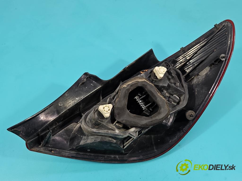 Opel Corsa D 2006-2014 1.2 16V 80 HP manual 59 kW 1229 cm3 5- svetlo / reflektor zadné ľavé 13188047 (Kľučka dverí ostatné)