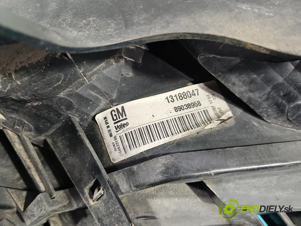 Opel Corsa D 2006-2014 1.2 16V 80 HP manual 59 kW 1229 cm3 5- svetlo / reflektor zadné ľavé 13188047 (Kľučka dverí ostatné)