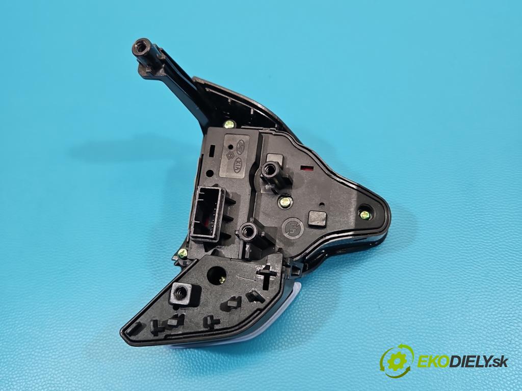 Hyundai I30 III 2016- 2.0 16V 280KM automatic 206 kW 1998 cm3 5- Přepínač multifunkční: řízení: 3K3R1B-1000 (Páčky pod volantem)