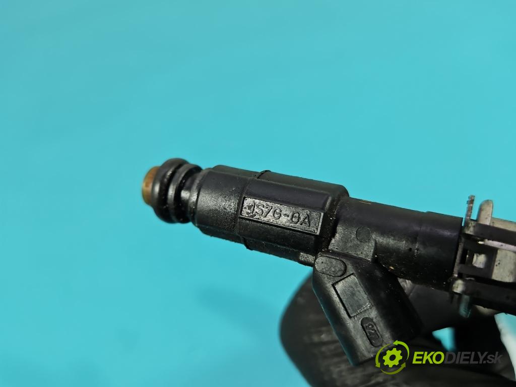 Volvo S40 II 2004-2012 1.8 16V 125 HP manual 92 kW 1798 cm3 4- vstrek 4M5G-9D280-DB (Vstrekovač paliva)