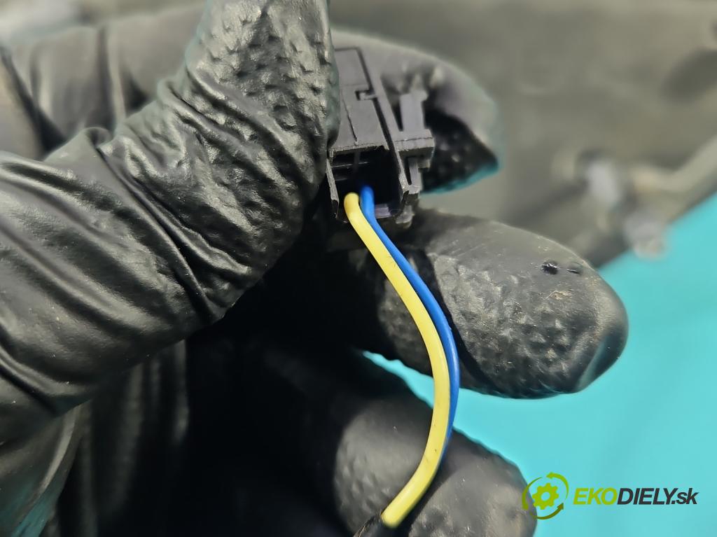 Fiat Ducato III 2006-2014 2.3 jtd 120 HP manual 88 kW 2287 cm3 5- zrkadlo ľavé  (Kľučka dverí ostatné)