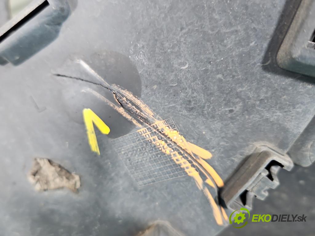 Peugeot 308 I 2007-2013 1.6 hdi 90 HP manual 66 kW 1560 cm3 5- nárazník predné 9680484677 (Kľučka dverí ostatné)