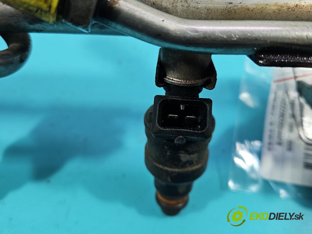 Vw Passat B5 1995-2005 1.8 T 150 HP manual 110 kW 1781 cm3 4- vstrek 058133551 (Vstrekovač paliva)