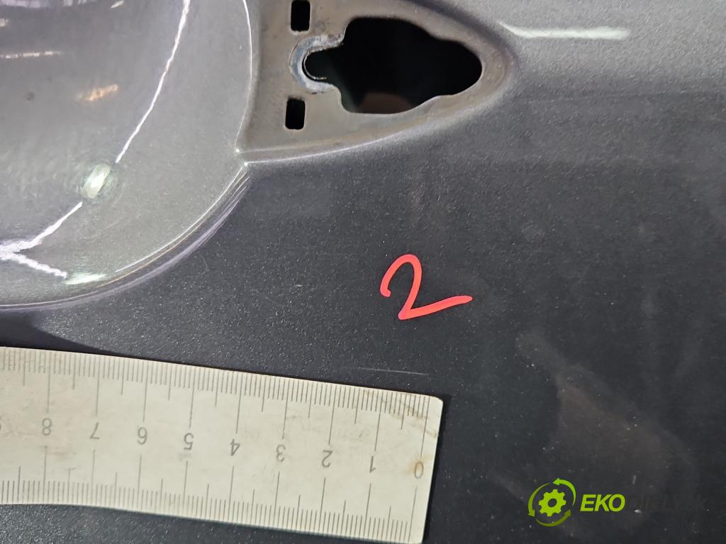 Kia Venga 1.4 16V 90 HP manual 66.2 kW 1396 cm3 5- dvere zadné pravé  (Kľučka dverí ostatné)
