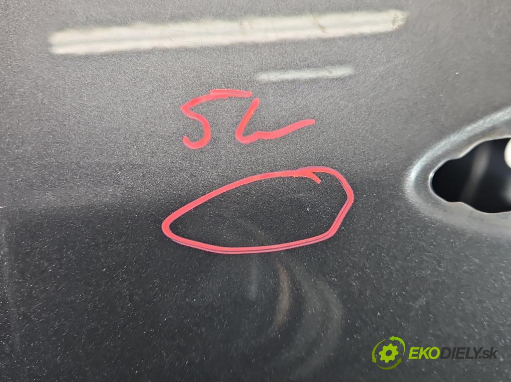 Kia Venga 1.4 16V 90 HP manual 66.2 kW 1396 cm3 5- dvere predné ľavé  (Kľučka dverí ostatné)