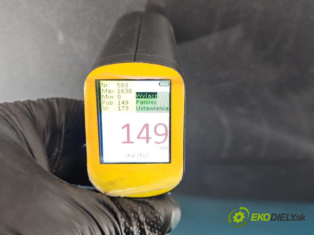 Kia Venga 1.4 16V 90 HP manual 66.2 kW 1396 cm3 5- dvere predné ľavé  (Kľučka dverí ostatné)