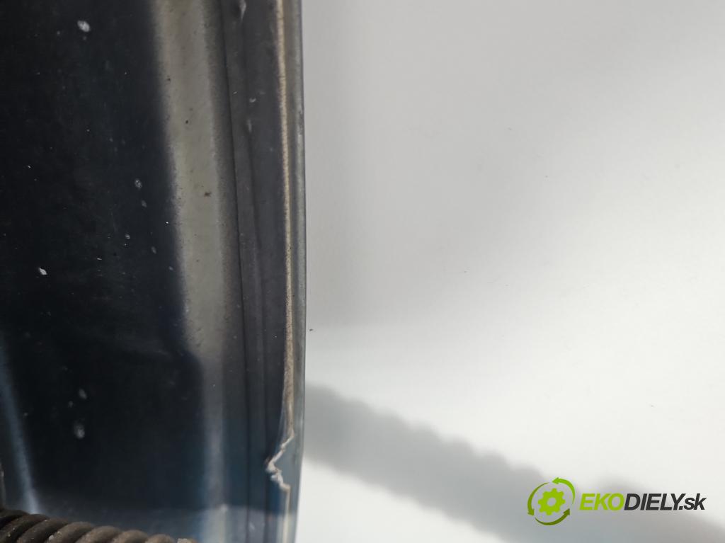 Kia Venga 1.4 16V 90 HP manual 66.2 kW 1396 cm3 5- dvere predné ľavé  (Kľučka dverí ostatné)