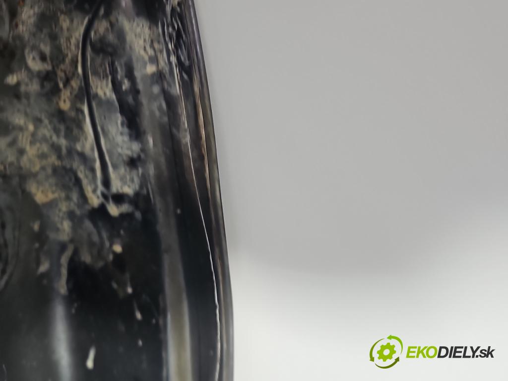 Kia Venga 1.4 16V 90 HP manual 66.2 kW 1396 cm3 5- dvere predné ľavé  (Kľučka dverí ostatné)