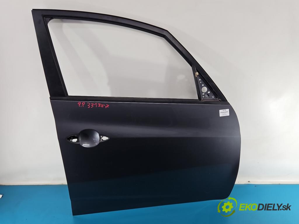 Kia Venga 1.4 16V 90 HP manual 66.2 kW 1396 cm3 5- dvere predné pravé  (Kľučka dverí ostatné)