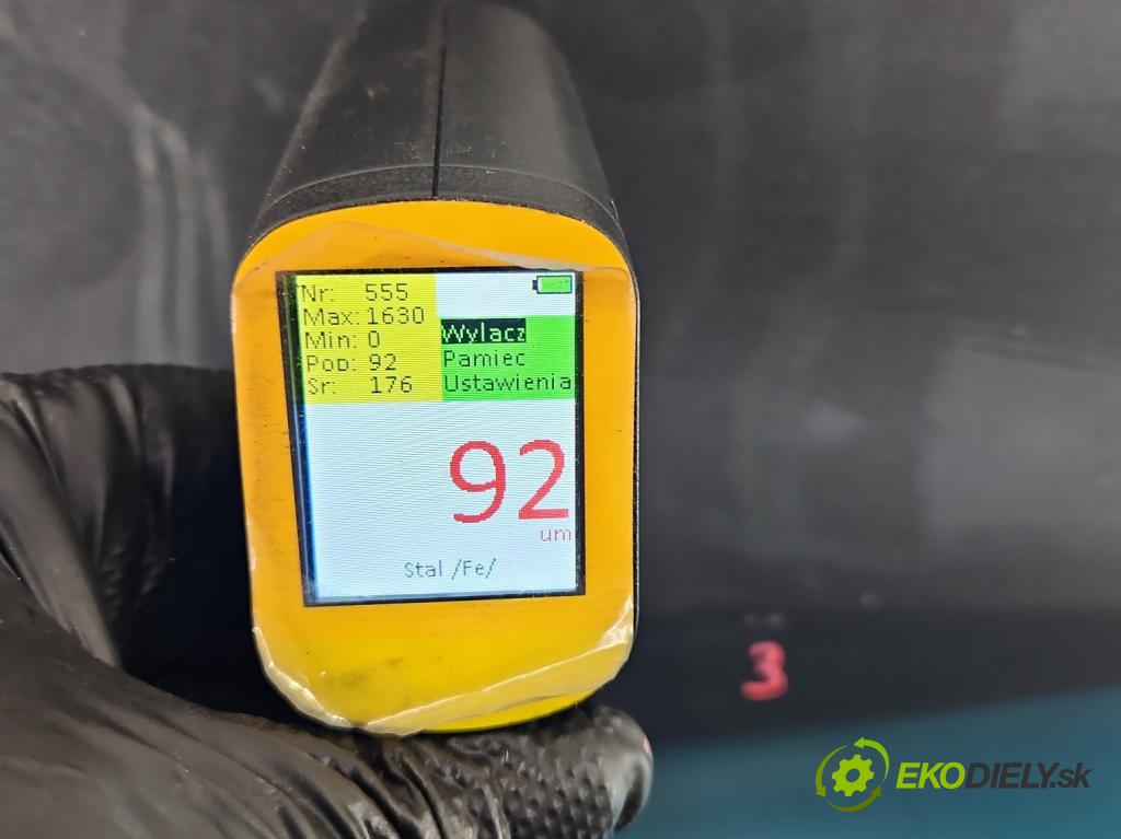 Kia Venga 1.4 16V 90 hp manual 66.2 kW 1396 cm3 5- dveře přední pravé  (Klika dveří ostatní)