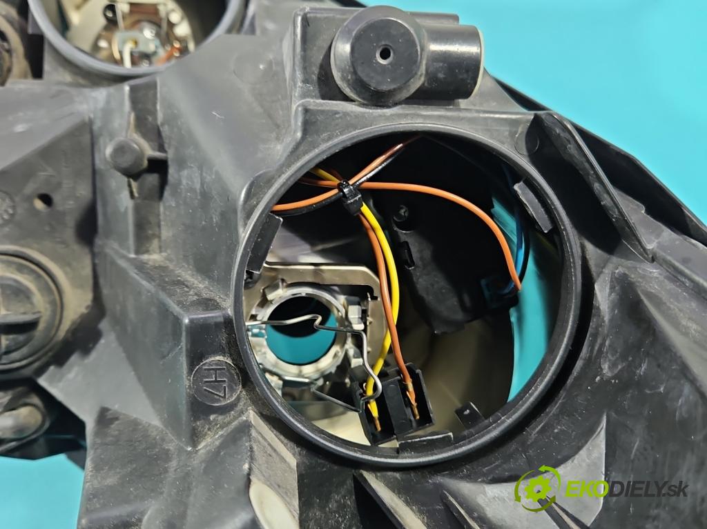 Kia Venga 1.4 16V 90 HP manual 66.2 kW 1396 cm3 5- Reflektor: pravý 92102-1P000 (Svetlo predné pravé)