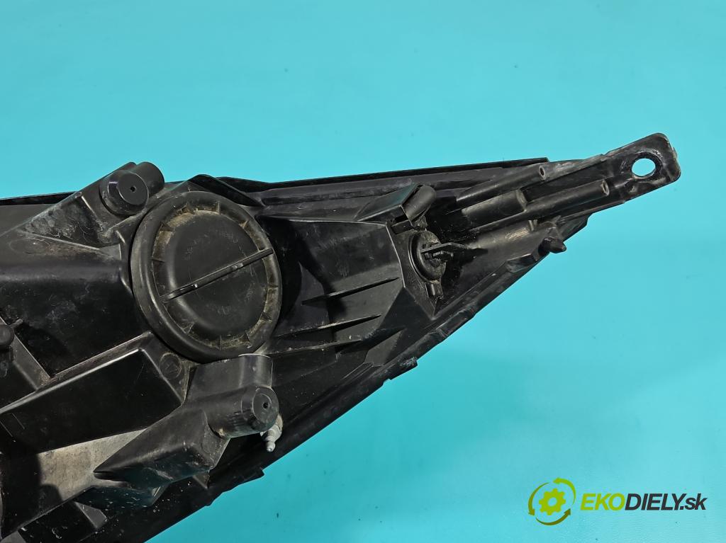 Kia Venga 1.4 16V 90 HP manual 66.2 kW 1396 cm3 5- Reflektor: pravý 92102-1P000 (Svetlo predné pravé)