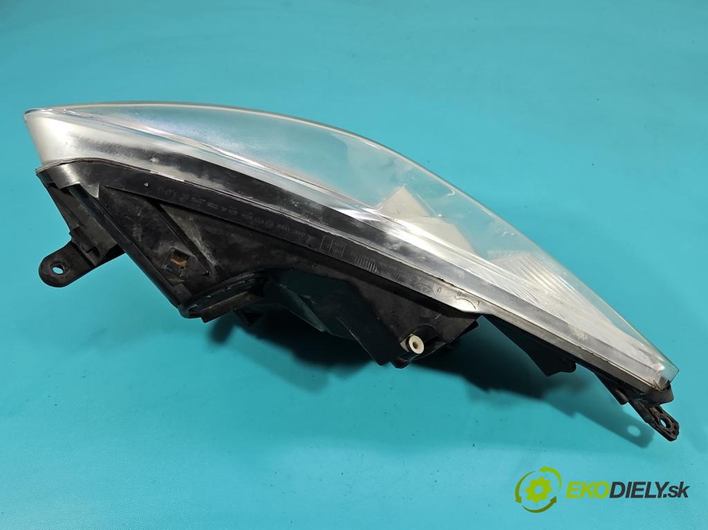 Kia Venga 1.4 16V 90 HP manual 66.2 kW 1396 cm3 5- Reflektor: pravý 92102-1P000 (Svetlo predné pravé)